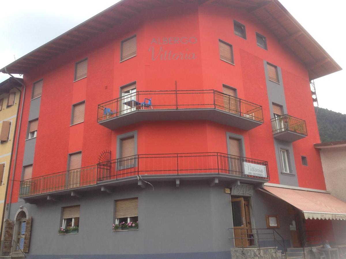 Albergo Vittoria Tiarno di Sopra Extérieur photo